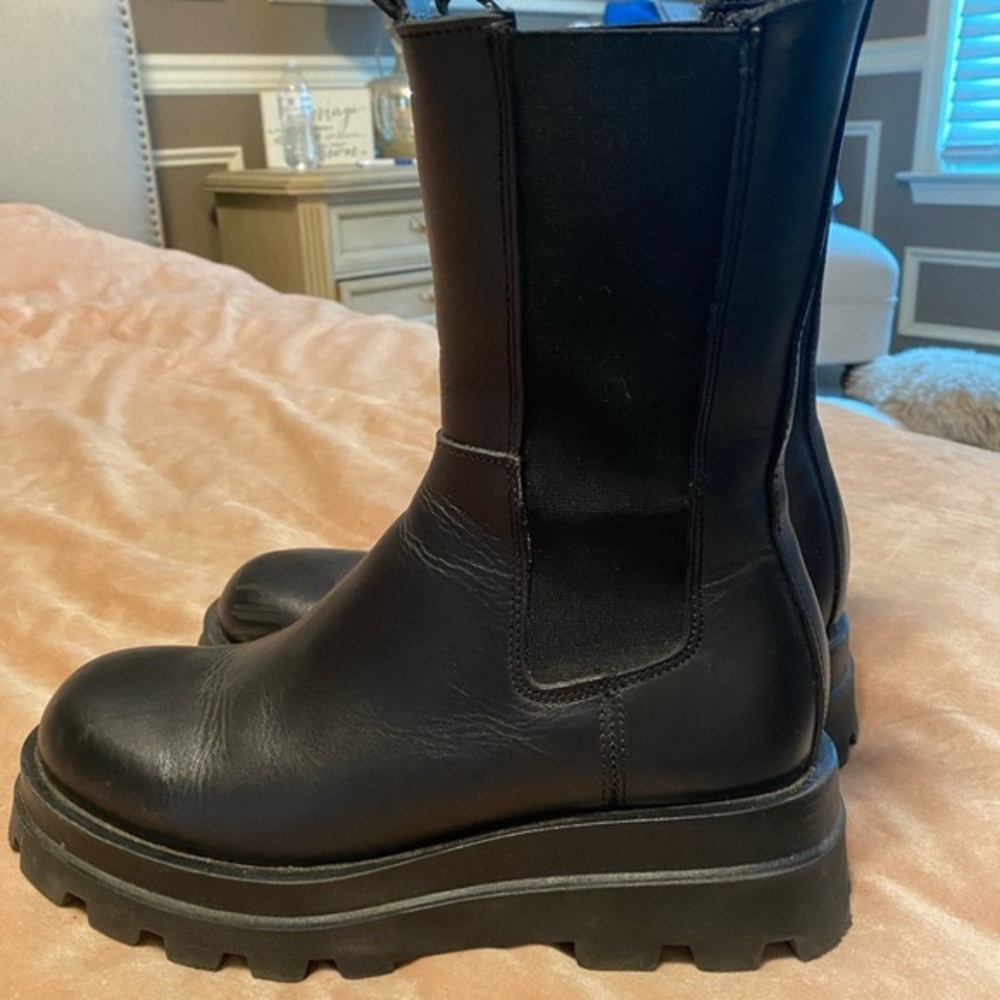 Combat boot